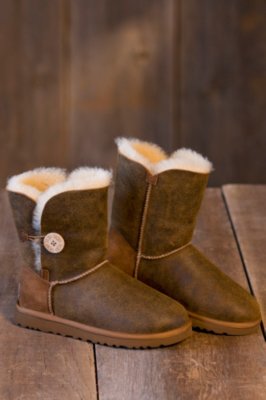 Women's Bailey Button Bomber UGG Boots, BOMBERJKT CHESTNUT, Size 10 B(M) US