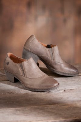 Women’s Born Lawren Leather Shoes