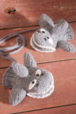 Kids’ Shark Mittens