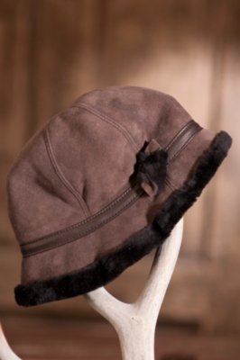 Women’s Sheepskin Hat with Buckle