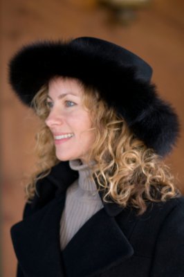 Women's Fox Trimmed Wool Hat