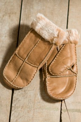 Women's Hand-stitched Shearling Mittens