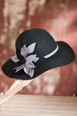 Women's Wool Felt Floppy Poinsetta Hat