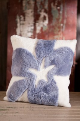 Single-Sided 18” x 18” Star Sheepskin Pillow