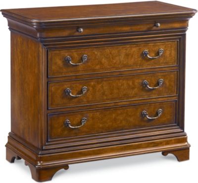 Bachelor's Chest