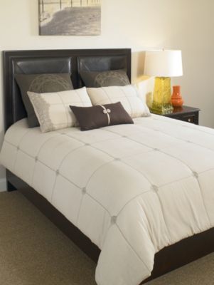 Mantra Comforter Set (Super Queen)