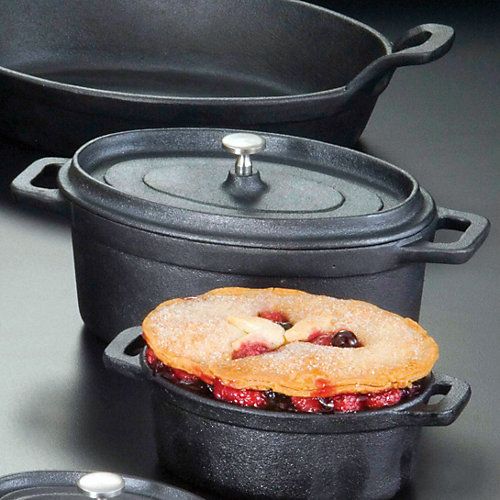 American Metalcraft Mini Round 33.1 Oz. Cast Iron Casserole Pan