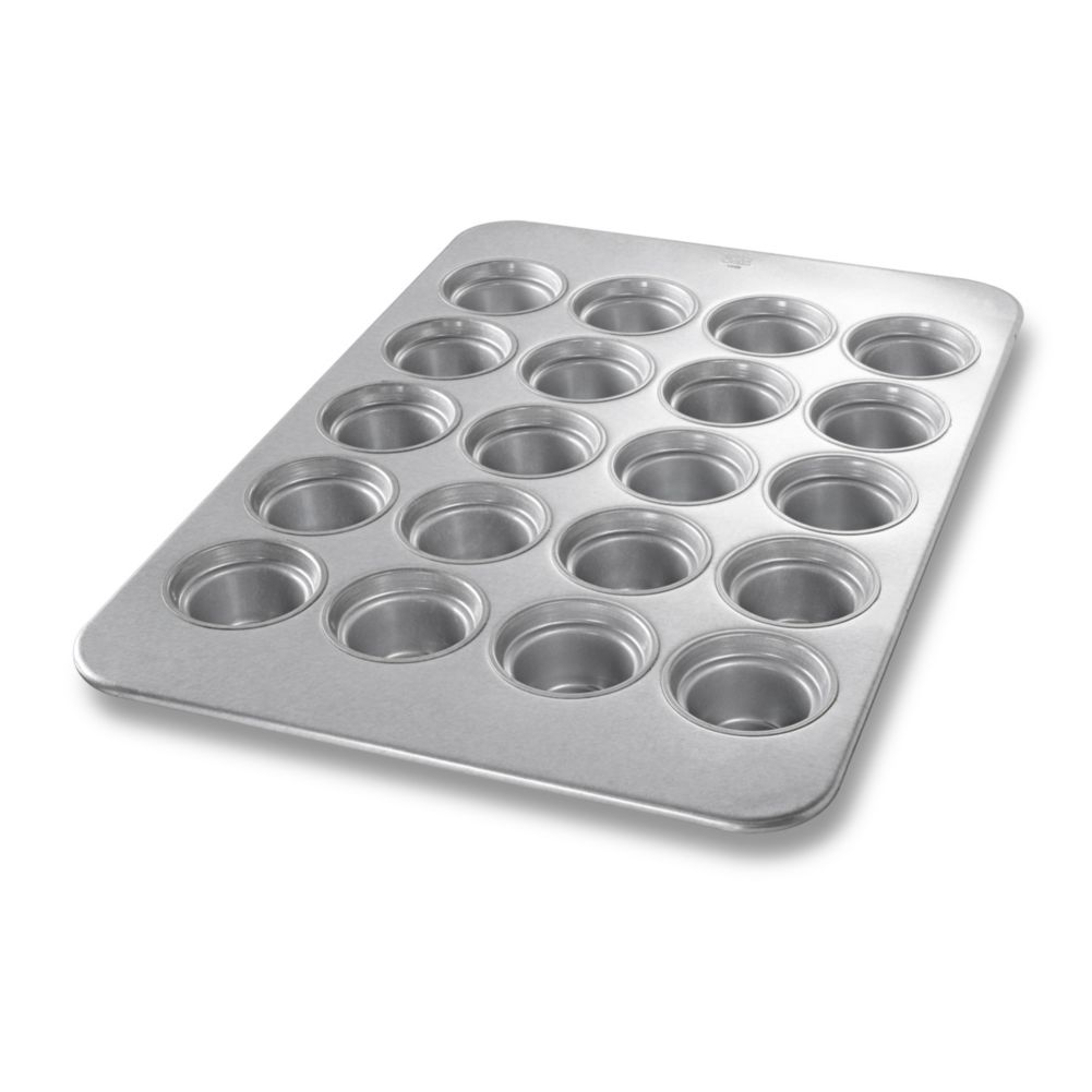 Chicago Metallic Glazed Aluminum Large-Crown 20 Cup Muffin Pan