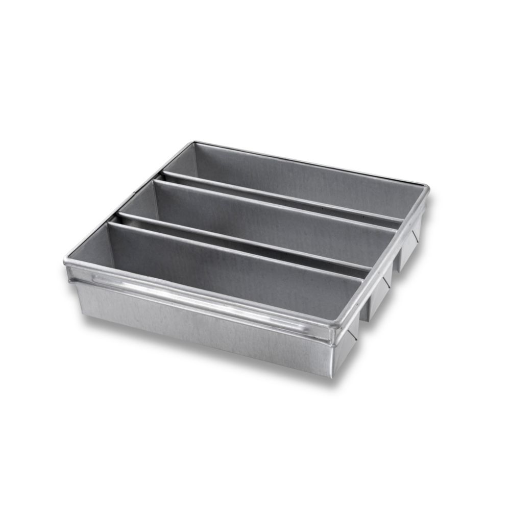 Chicago Metallic Bakeware #464 Aluminized Steel 3-Strap Pullman Pan