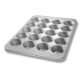 Chicago Metallic Glazed Aluminized Steel 15 Cup Pecan Roll Pan