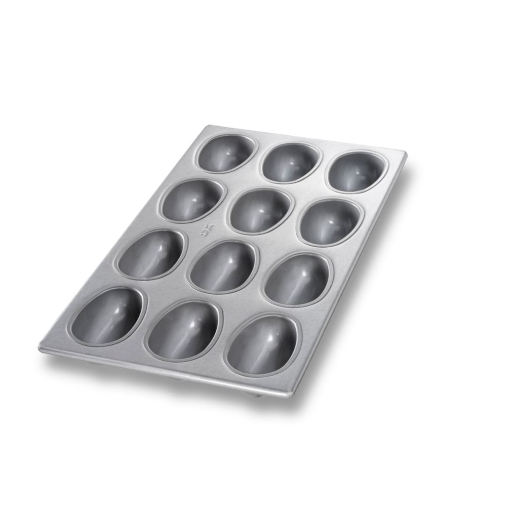Chicago Metallic Glazed Aluminized Steel Small Egg / Football Cake Pan