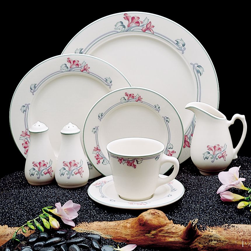 Homer Laughlin China Seville&reg; Sara&copy; 9-7/8" Plate