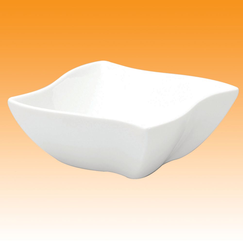 Oneida Porcelain Undecorated 63.5 oz Wave Bowl