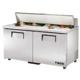 True&reg; 16-Pan 15.5 CF Sandwich & Salad Unit w/ Cutting Board