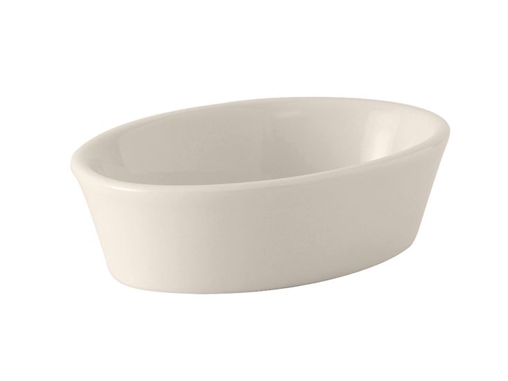 Tuxton&reg; 10 Oz. Eggshell Oval Baker