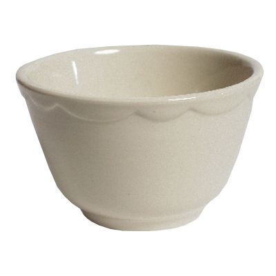 Tuxton&reg; Shell 7 Oz. Scalloped Edge Eggshell Bouillon Cup