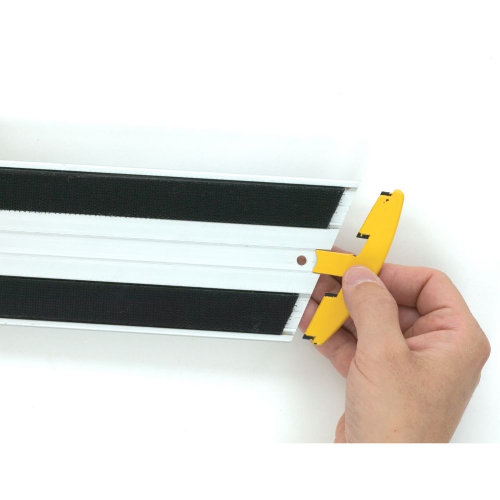 Rubbermaid HYGEN&trade; Yellow Quick-Connect 18" Wet / Dry Frame