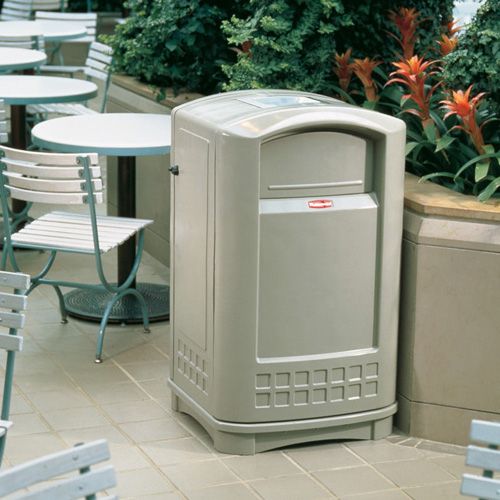 Rubbermaid&reg; 50 Gallon Sandy Beige Plaza Container w/Ashtray