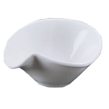 American Metalcraft Porcelain 4 oz Comma Bowl
