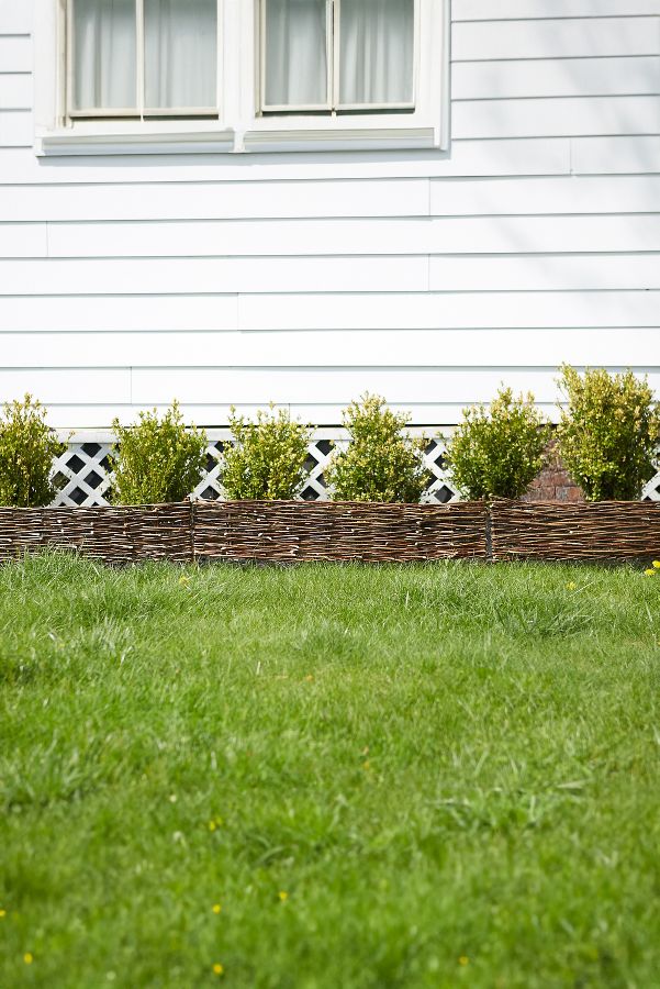 Slide View: 3: Woven Willow Border Fence Set