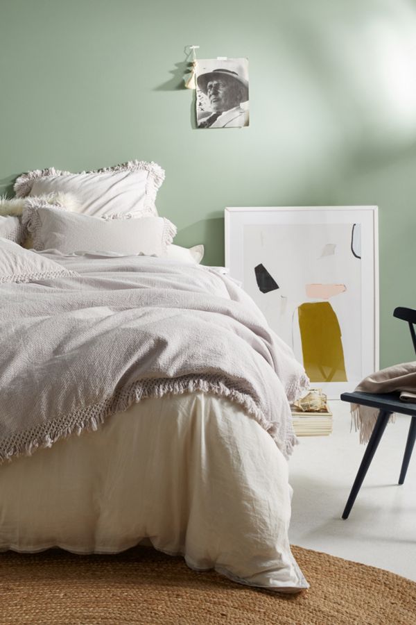 Slide View: 1: Matelasse Liora Duvet Cover