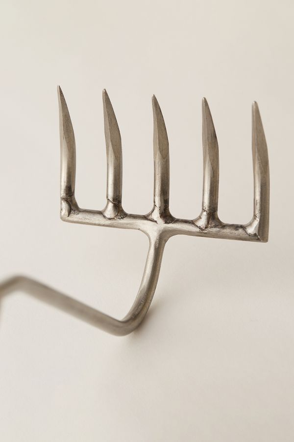 Slide View: 4: Sneeboer 5-Tine Hand Garden Rake