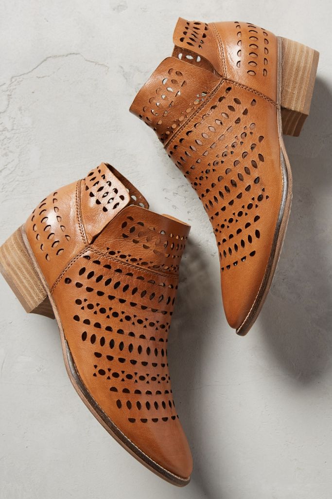 seychelles heart of gold ankle boots