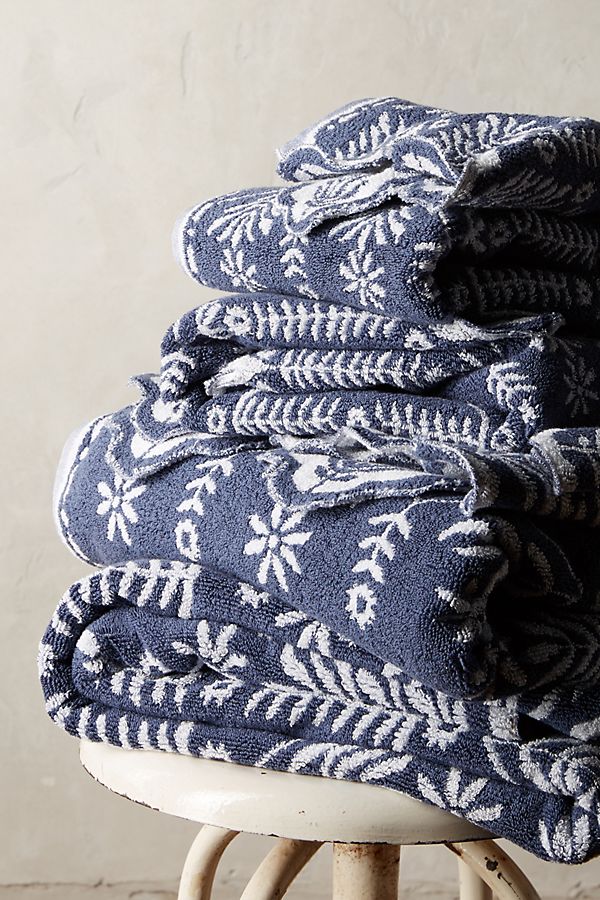 Slide View: 2: Hanna Towel Collection