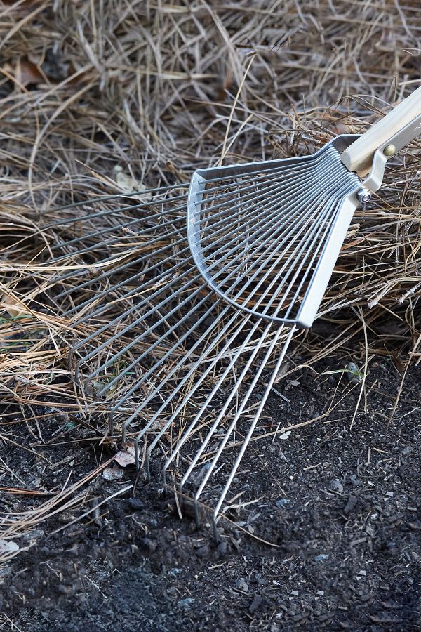 Slide View: 2: Sneeboer Leaf Rake