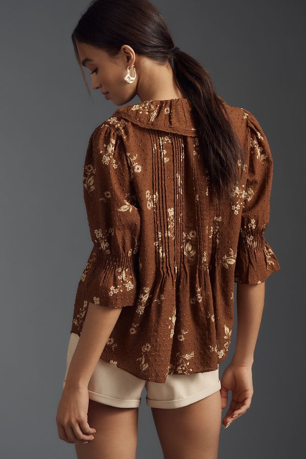 Vista de diapositivas: 2: Blusa De Botones Con Pliegues Y Volantes De Anthropologie