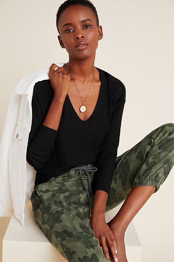 Slide View: 1: Willa Textured V-Neck Top