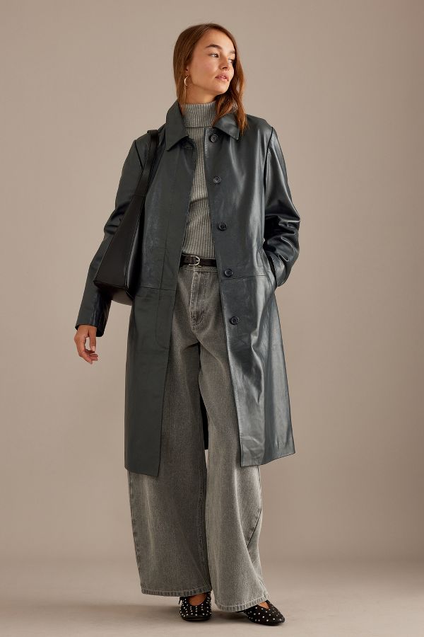 Vista de diapositivas: 1: Abrigo Trench De Cuero By Anthropologie