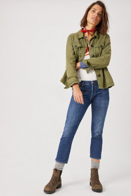 boyfriend jeans and hoodie