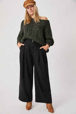 pleated wide leg jeans