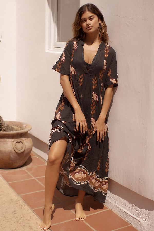 Slide View: 1: The Kallie Flowy Maxi Dress: Printed Edition