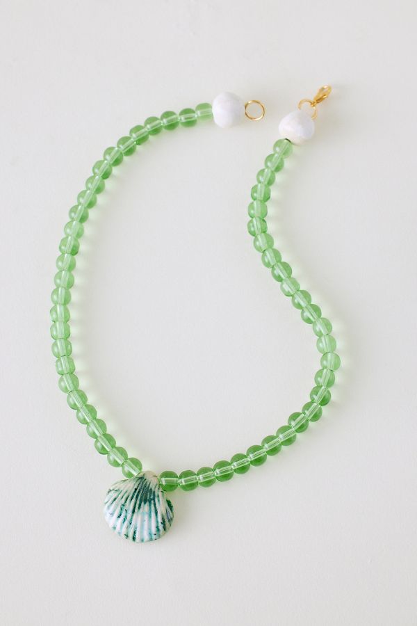 Slide View: 1: Levens Jewels Glass Seashell Necklace