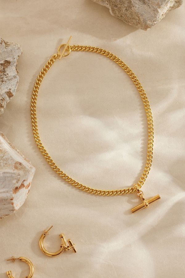 Vista de diapositivas: 8: Collar Tilly Sveaas chapado en oro T-Bar Curb Link