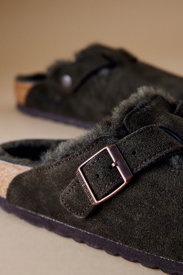 Slide View: 2: Sabots Boston Birkenstock en Daim Doublés de Peau de Mouton