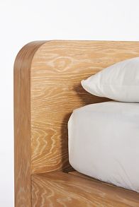 Slide View: 6: Aletta Bed