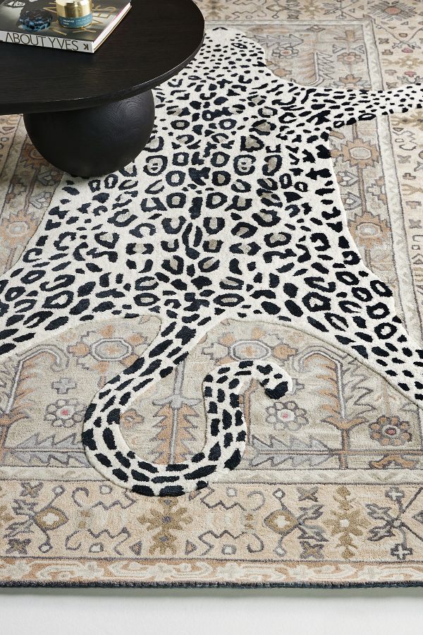 Slide View: 2: Octavia Leopard Rug