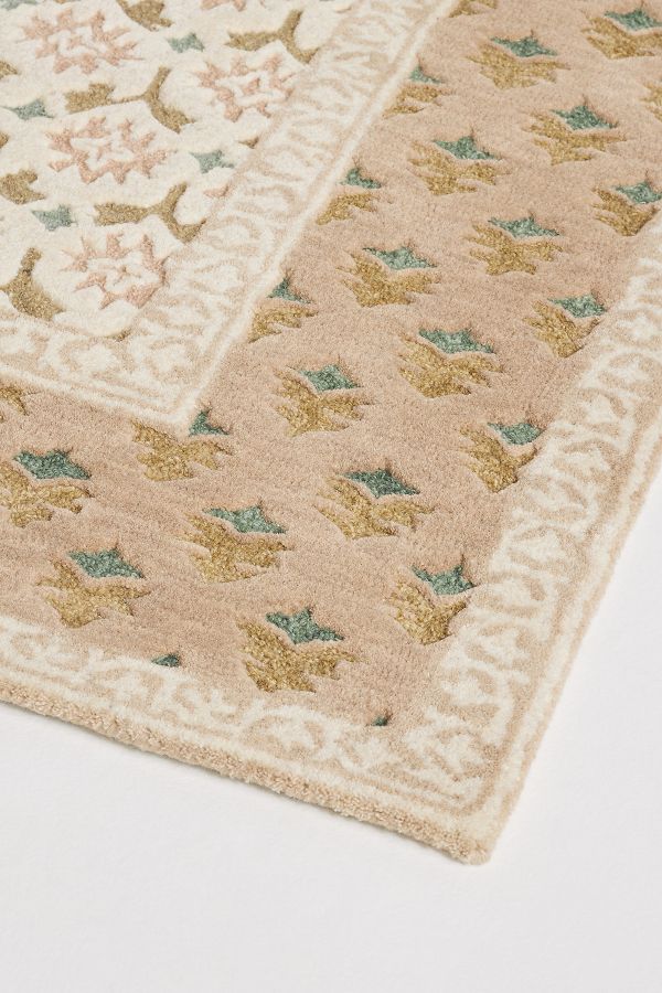 Slide View: 2: Tufted Lirra Rug