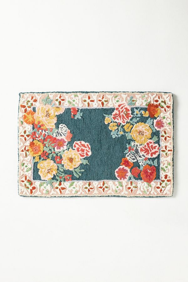 Slide View: 4: Hand-Tufted Gitta Floral Rug