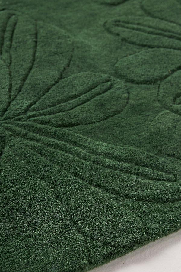 Slide View: 3: Hand-Tufted Sculpted Daisy Wool Rug