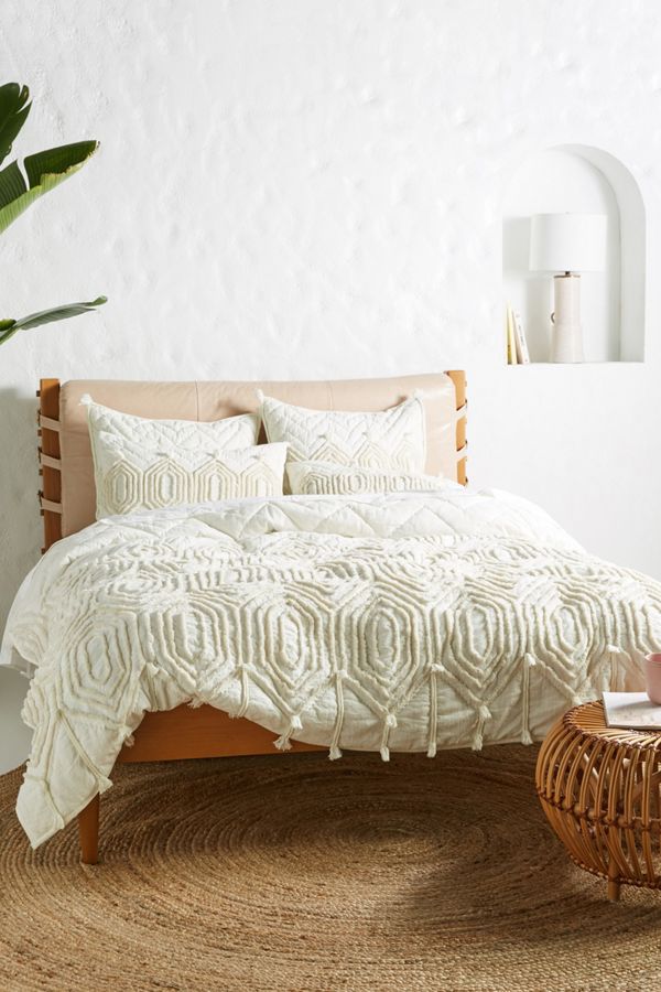 Tufted Amora Quilt Anthropologie Uk