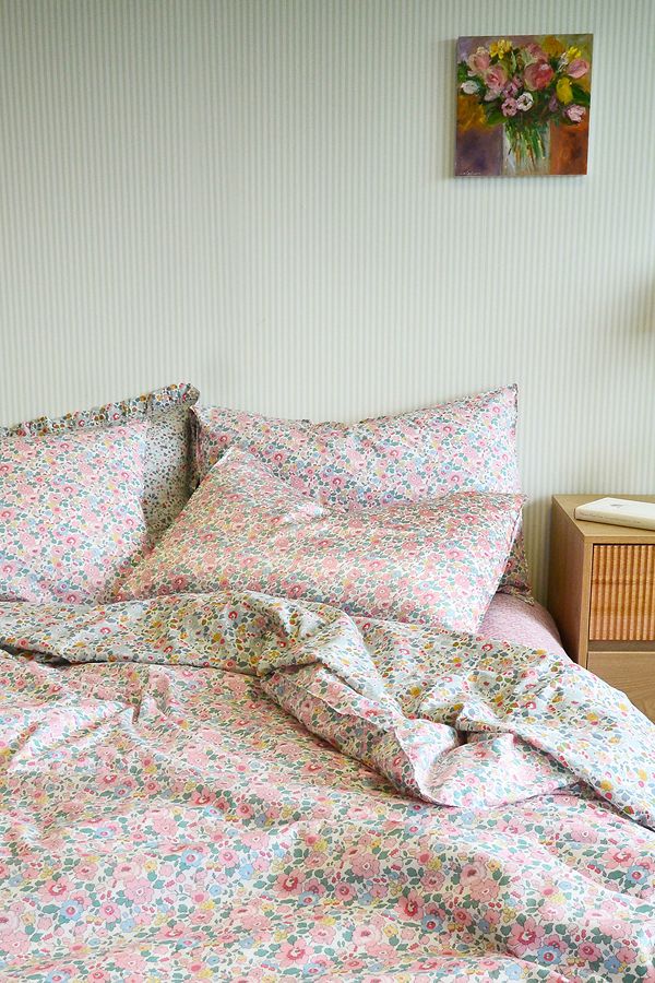 Slide View: 1: Coco & Wolf Betsy Candy Floss Cotton Duvet Set