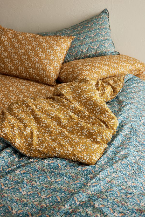 Slide View: 2: Coco & Wolf Strawberry Thief Quilted Bedspread