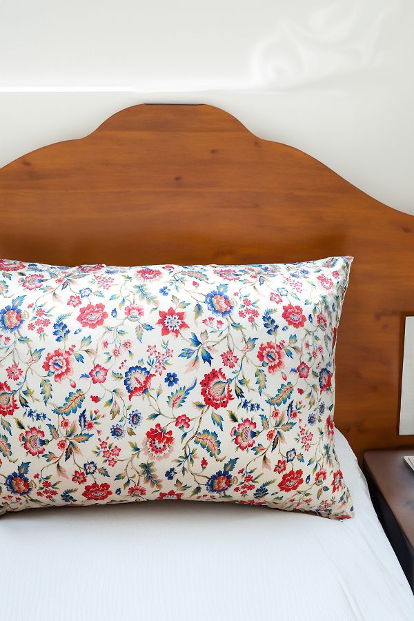 Slide View: 1: Coco & Wolf Eva Belle Red Silk Pillowcase