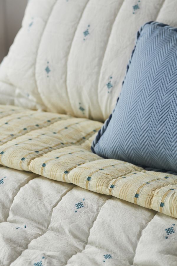 Slide View: 3: Cate Woven Cotton Bedspread