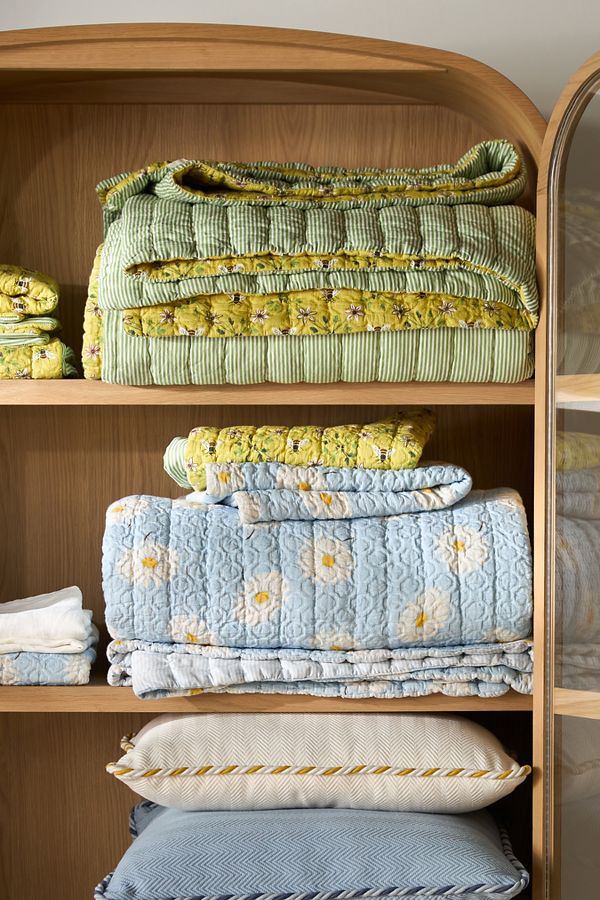 Slide View: 2: Lilla Cotton Quilt