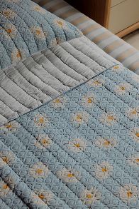 Slide View: 3: Lilla Cotton Quilt